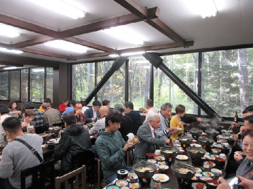 昼食会場（チーズケーキ工房）