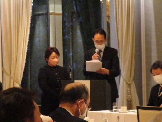 司会（小酒井理事（左）・荒引理事（右））